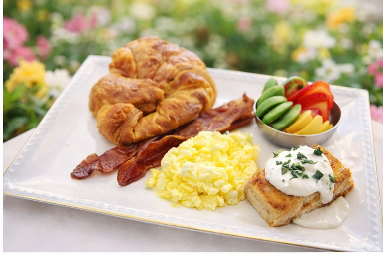 The Classy Breakfast